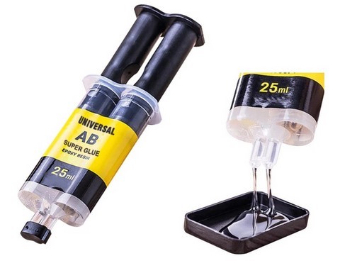 Colle epoxy bi-composants 25 ml pour le collage de bobine haut-parleur. Application facile avec la seringue